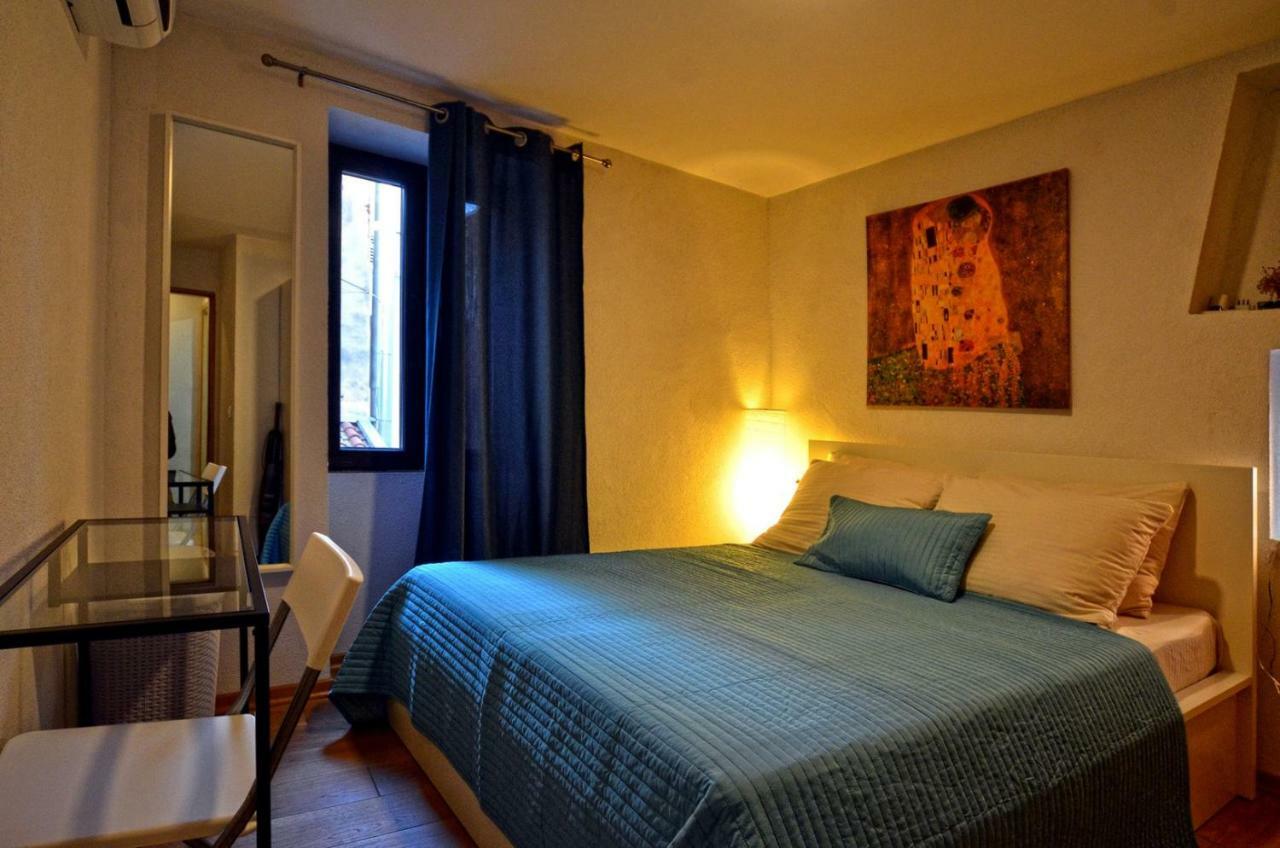 Bodi Apartment Ровин Екстериор снимка